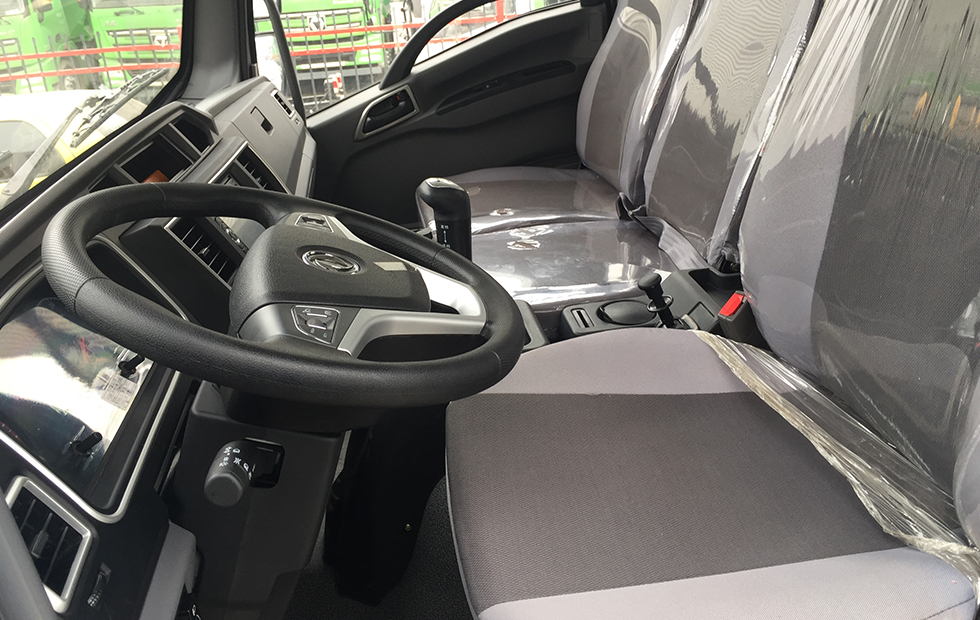 齊東方牌CLD5041TFZZZ6型防撞緩沖車